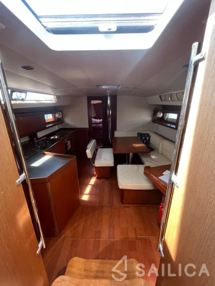 Oceanis 45 - Yacht Charter Sailica