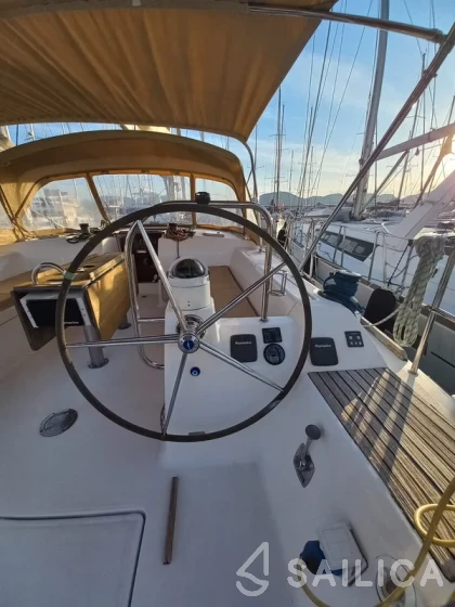 Dufour 450 GL - Yacht Charter Sailica