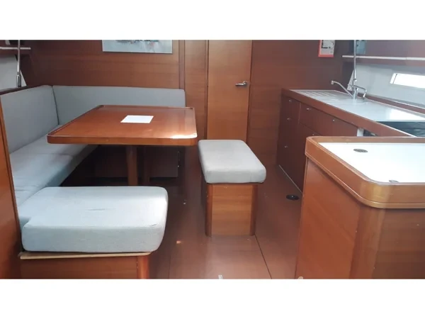 Dufour 450 GL - Yacht Charter Sailica