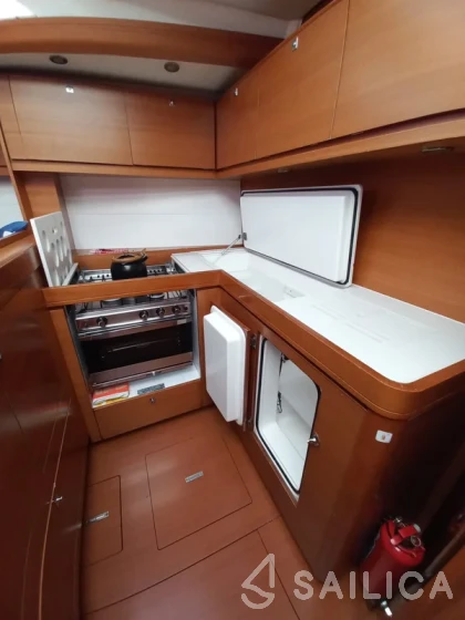 Dufour 500 GL - Yacht Charter Sailica