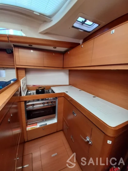 Dufour 500 GL - Yacht Charter Sailica