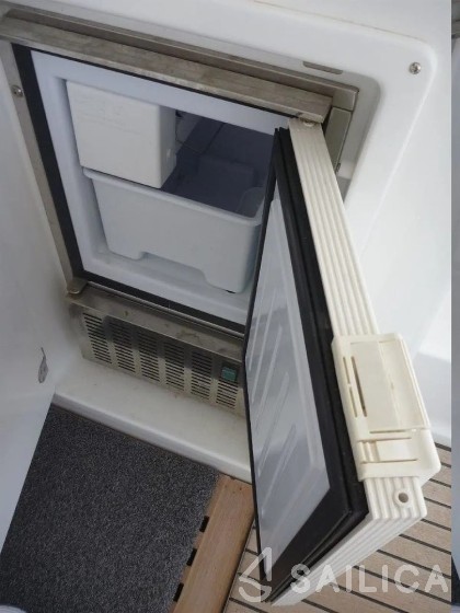 Lagoon 450 S - 4 + 2 cab. - Yacht Charter Sailica