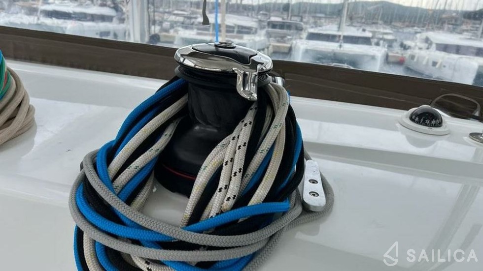 Lagoon 450 S - 4 + 2 cab. - Yacht Charter Sailica