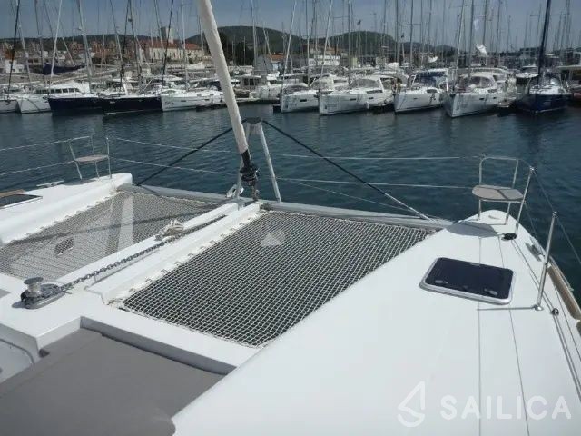 Lagoon 450 S - 4 + 2 cab. - Yacht Charter Sailica