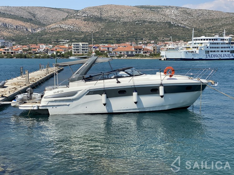 Bavaria S32 Open - Yacht Charter Sailica