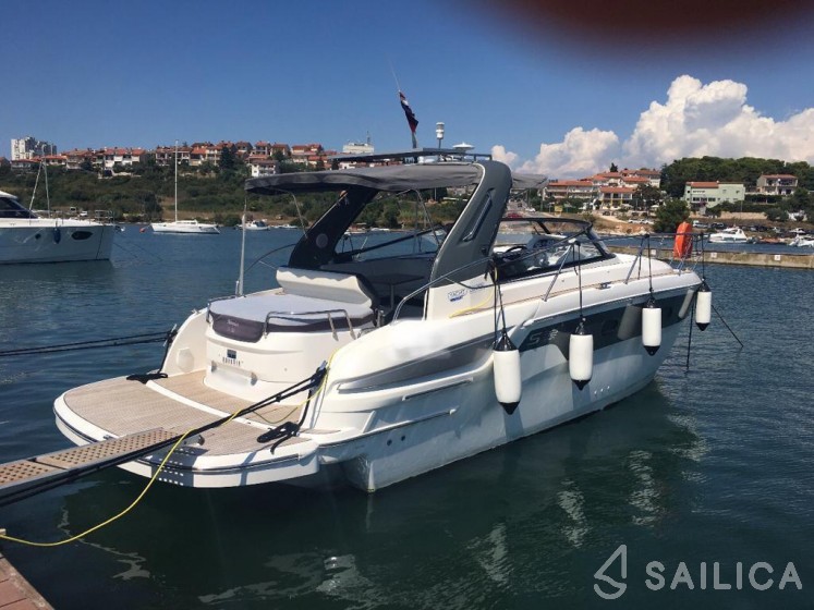 Bavaria S32 Open - Yacht Charter Sailica