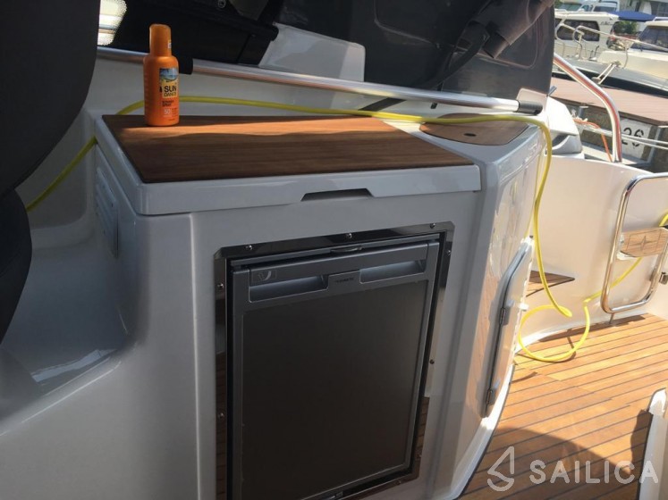 Bavaria S32 Open - Yacht Charter Sailica