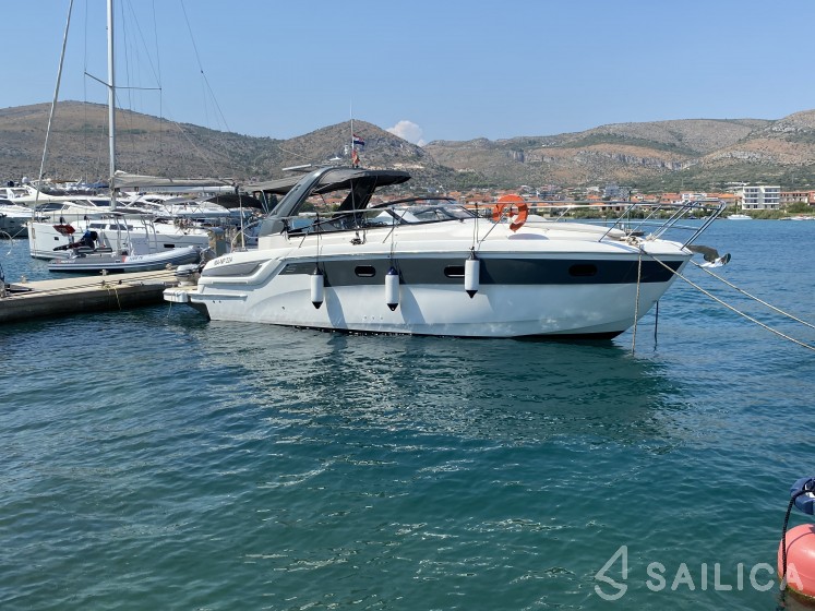 Bavaria S32 Open - Yacht Charter Sailica