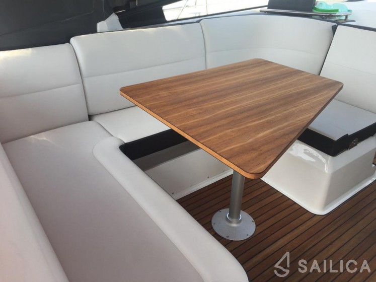 Bavaria S32 Open - Yacht Charter Sailica