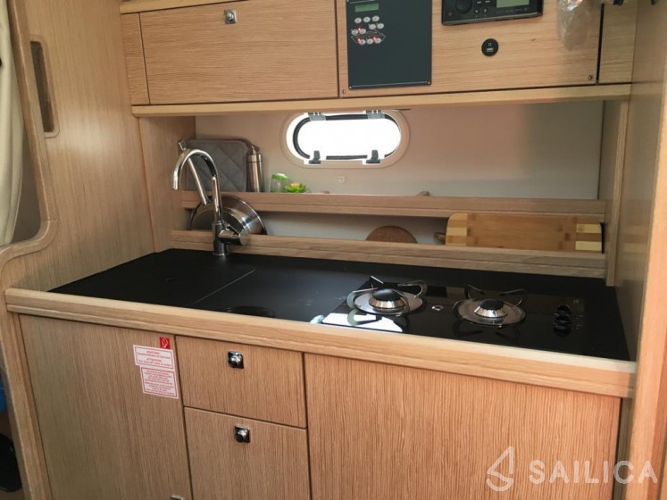 Bavaria S32 Open - Yacht Charter Sailica