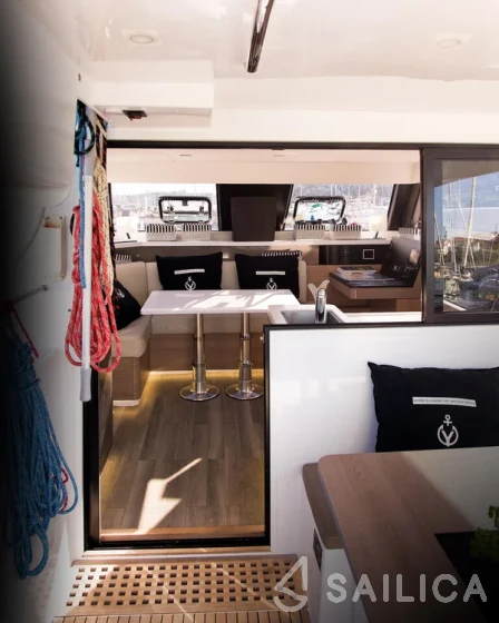 Aventura 34 - Yacht Charter Sailica