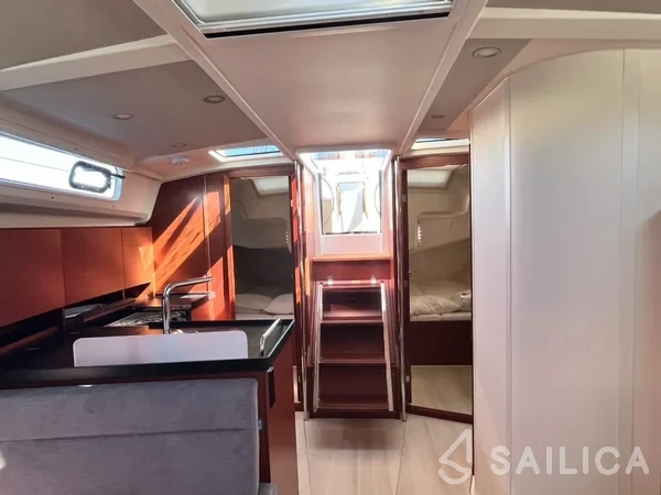 Hanse 418 - Yacht Charter Sailica