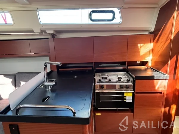 Hanse 418 - Yacht Charter Sailica