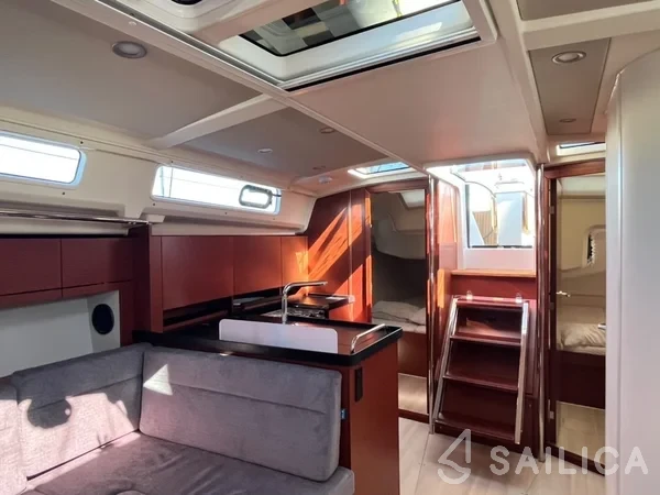 Hanse 418 - Yacht Charter Sailica