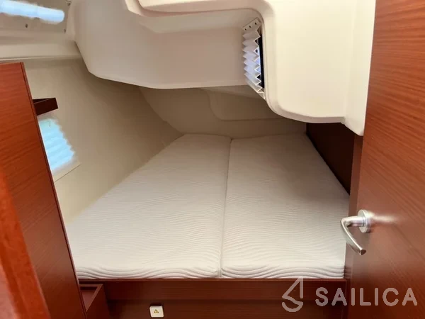 Hanse 418 - Yacht Charter Sailica