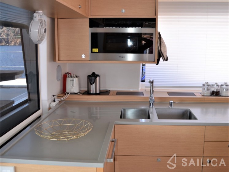 Lagoon 560 - Yacht Charter Sailica