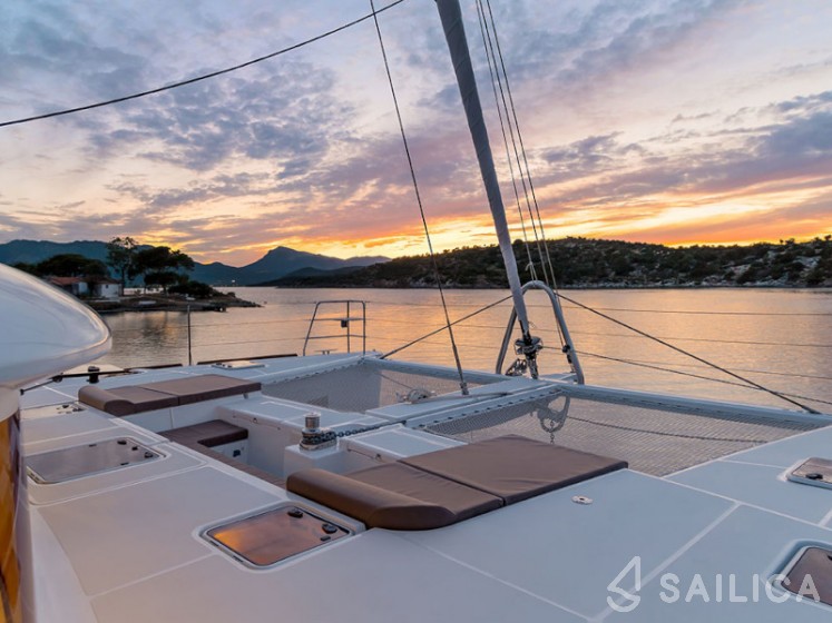Lagoon 560 - Yacht Charter Sailica