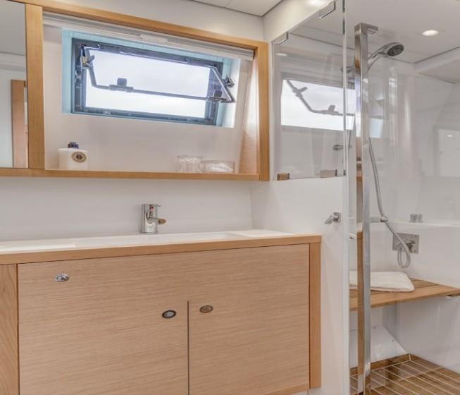 Lagoon 560 - Yacht Charter Sailica