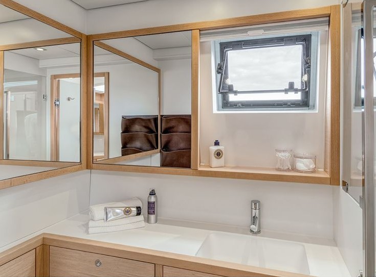 Lagoon 560 - Yacht Charter Sailica