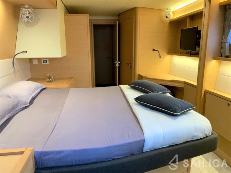 Lagoon 560 - Yacht Charter Sailica