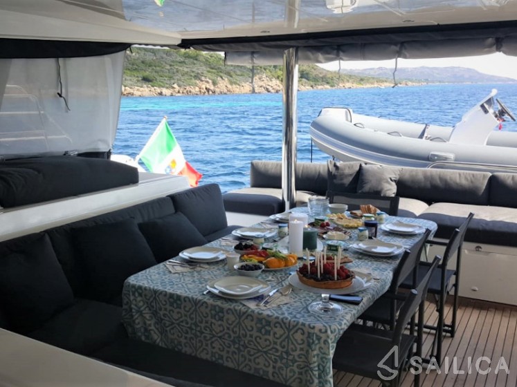 Lagoon 560 - Yacht Charter Sailica