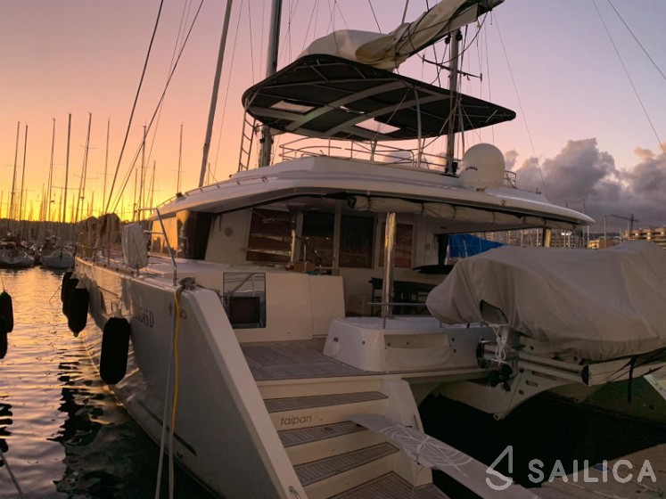 Lagoon 560 - Yacht Charter Sailica