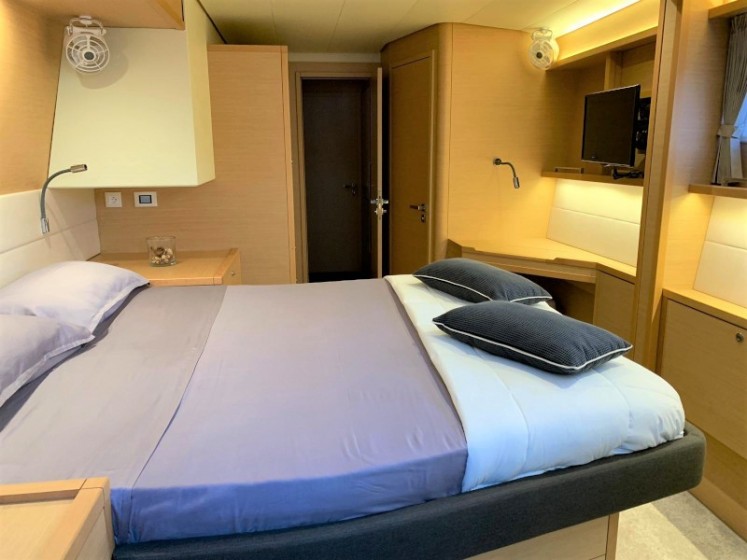 Lagoon 560 - Yacht Charter Sailica