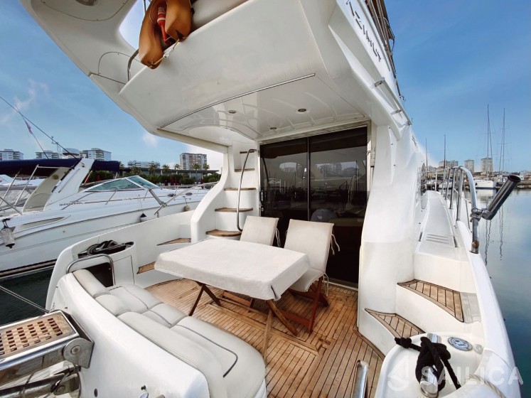 Azimut 42 - Yacht Charter Sailica