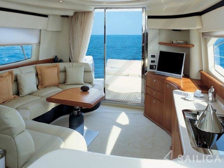Azimut 42 - Yacht Charter Sailica