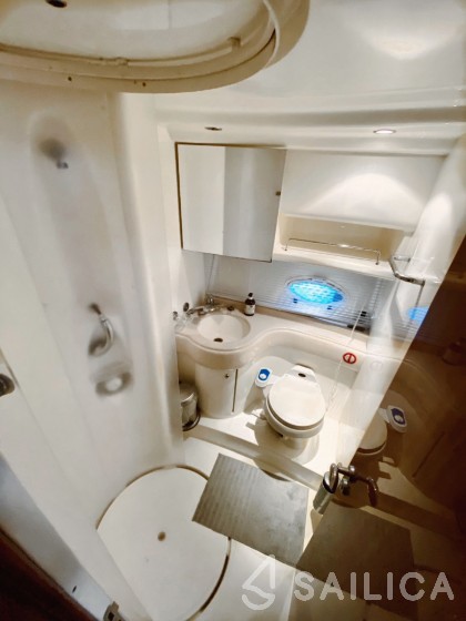 Azimut 42 - Yacht Charter Sailica