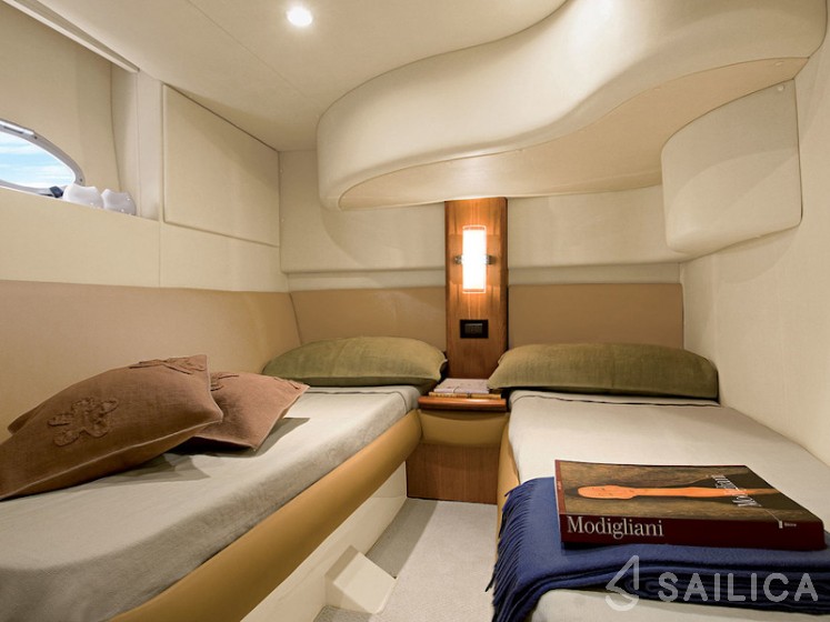 Azimut 42 - Yacht Charter Sailica