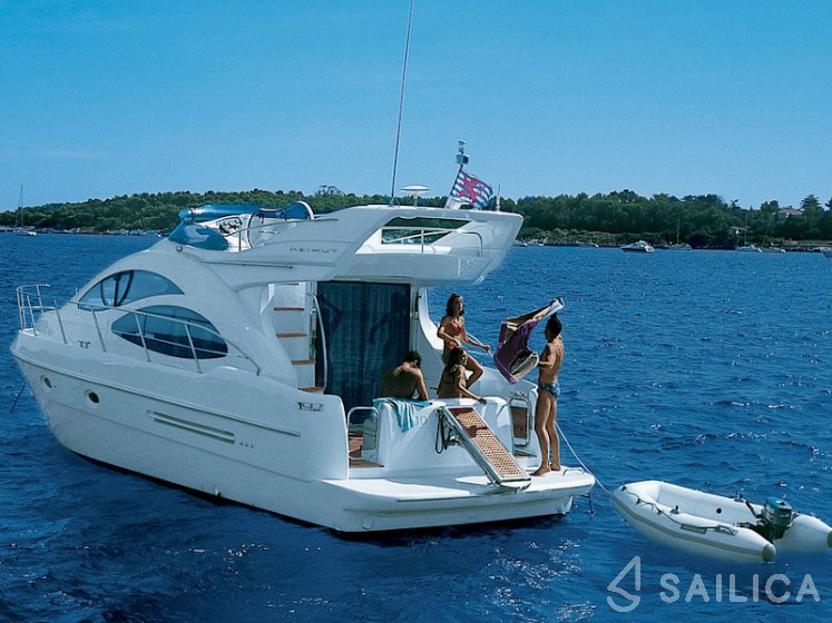 Azimut 42 - Yacht Charter Sailica