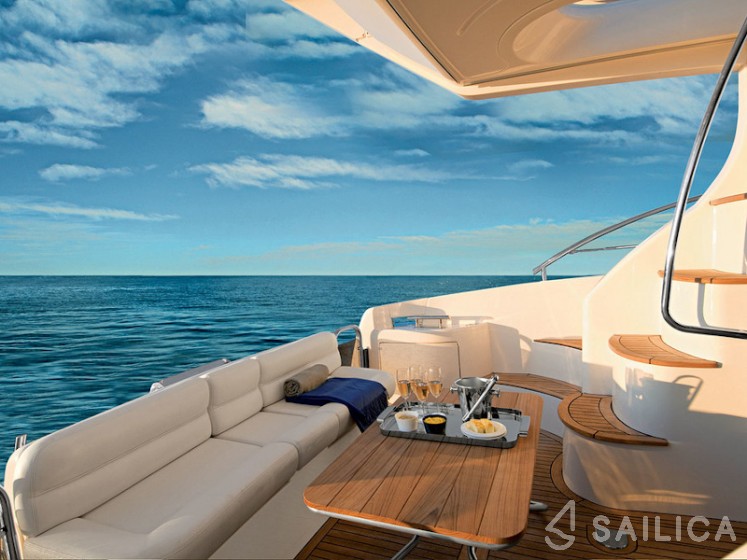 Azimut 42 - Yacht Charter Sailica