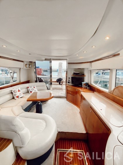 Azimut 42 - Yacht Charter Sailica