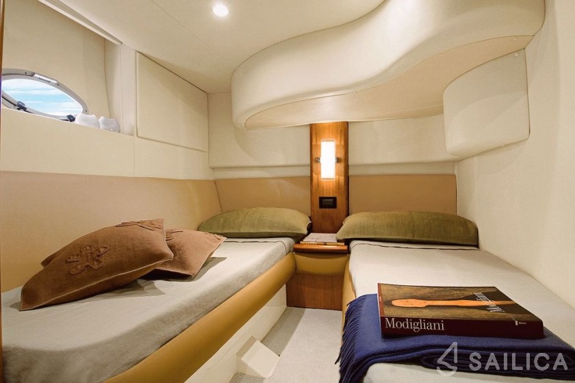 Azimut 42 - Yacht Charter Sailica