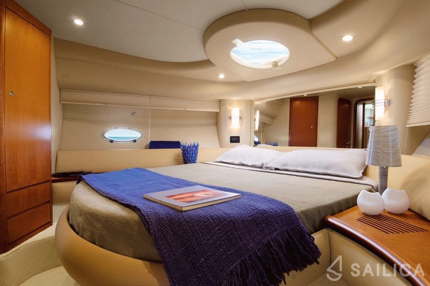 Azimut 42 - Yacht Charter Sailica