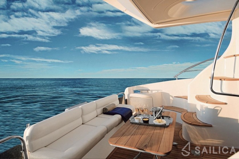 Azimut 42 - Yacht Charter Sailica