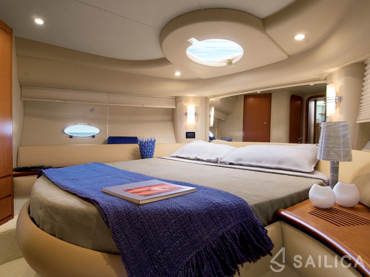 Azimut 42 - Yacht Charter Sailica