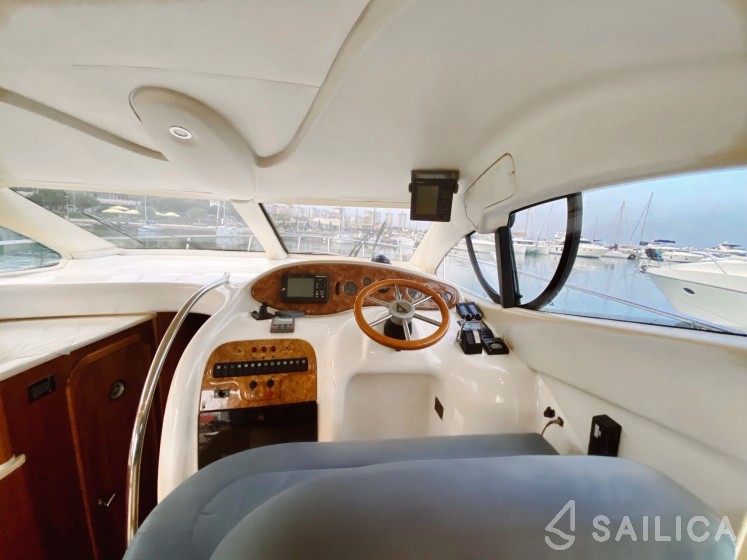 Azimut 42 - Yacht Charter Sailica