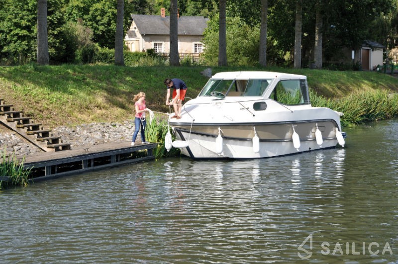 Sedan Primo - Yacht Charter Sailica