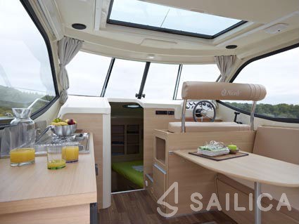 Sedan Primo - Yacht Charter Sailica