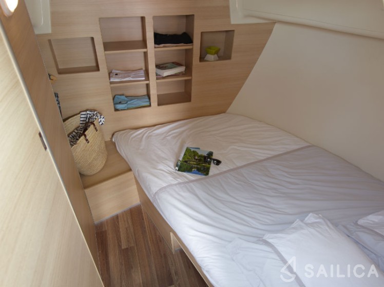 Sedan Primo - Yacht Charter Sailica