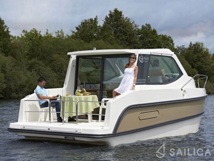 Sedan Primo - Yacht Charter Sailica