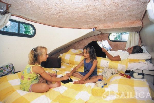 Confort 900 DP - Yacht Charter Sailica