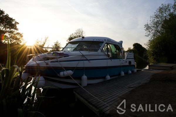 Confort 900 DP - Yacht Charter Sailica