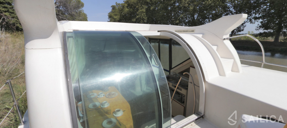 Confort 900 DP - Yacht Charter Sailica