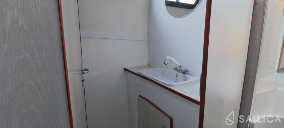 Confort 900 DP - Yacht Charter Sailica