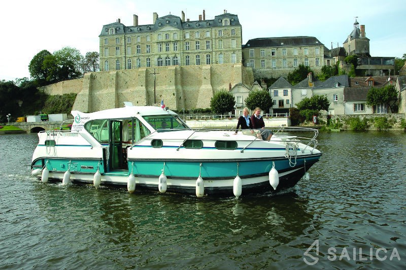 Confort 1100 - Yacht Charter Sailica