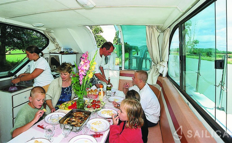 Confort 1100 - Yacht Charter Sailica