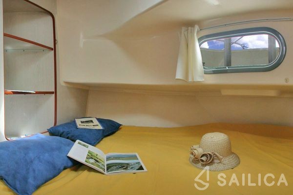 Confort 1100 - Yacht Charter Sailica